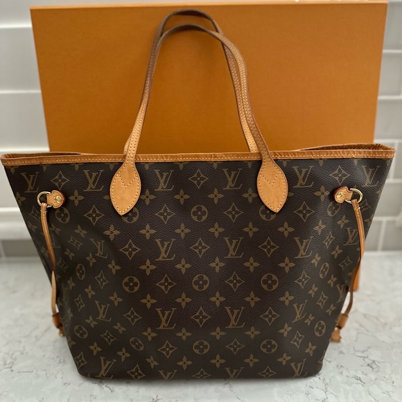 Authentic Louis Vuitton Neverfull. Great condition. Pouch not included. - Picture 2 of 9